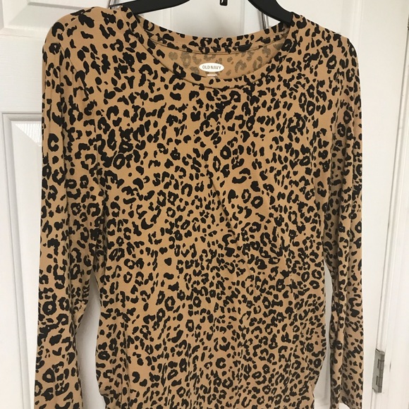Old navy maternity animal print top - Picture 3 of 4